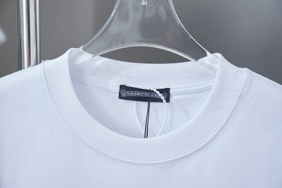 🅿️200 Chrome Hearte 25SS early spring new model, printed hot diamond short sleeves, light luxury, a must-have item for daily commuting for men and women, correct version, welcome to compare, detailed features · 280 grams of 100% pure cotton double yarn jersey fabric · Special thickened 32 pieces of double-strand 1X1 thread in the same vat · Environmentally friendly screen hand printing ➕ Imported Australian matte pearl diamond ➕ Three-dimensional wow glue high temperature hot pressing · Double-needle sewing and cross-seam technology · Original main mark, washed tag, branded moisture-proof paper packaging Color: black/white/grey Size: S/M/L/XL